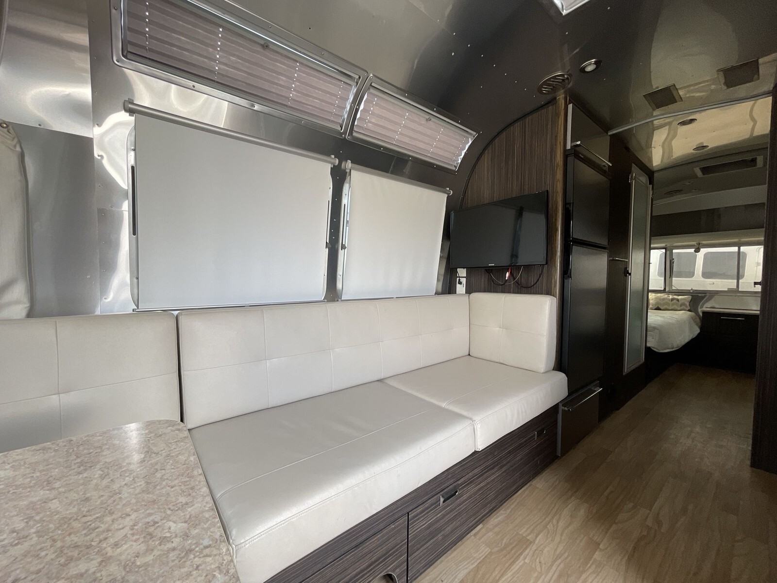 2017 Airstream International Signature