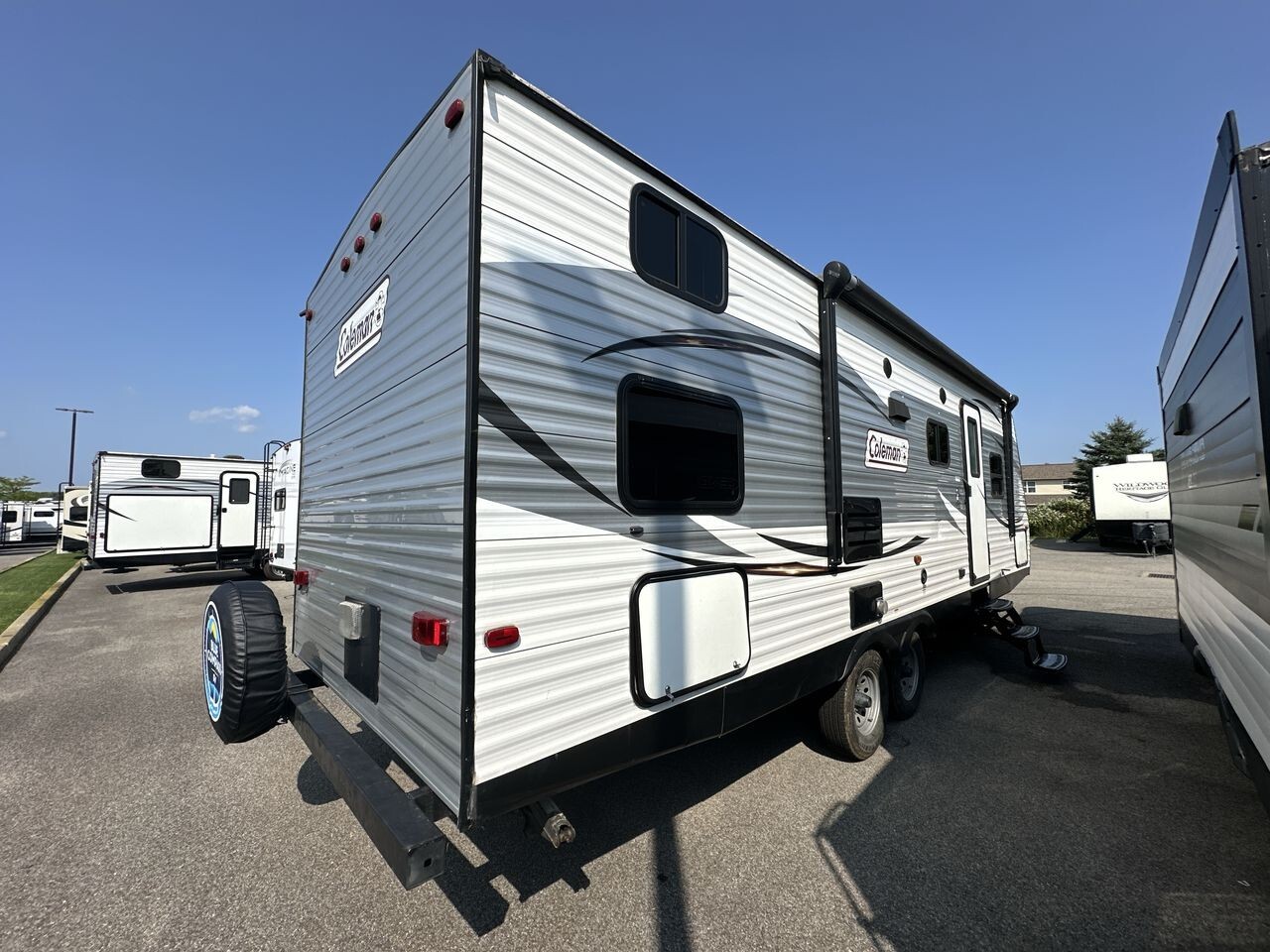 2017 Dutchmen COLEMAN LANTERN SERIES