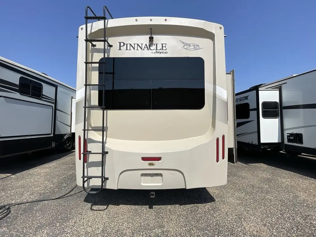 2017 Jayco Pinnacle