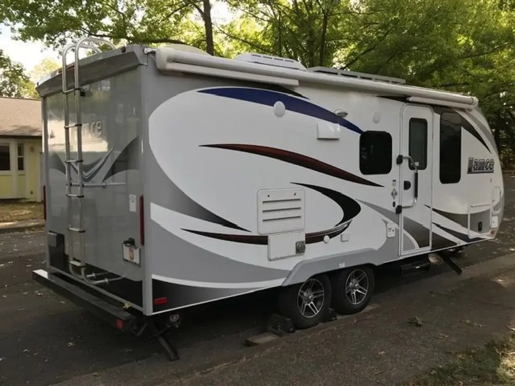 2017 Lance Travel Trailer Travel Trailer