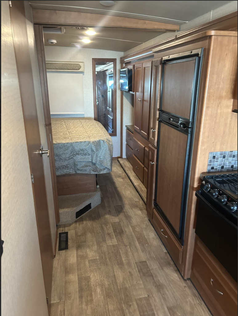 2017 Winnebago Sunstar Class A Motorhome