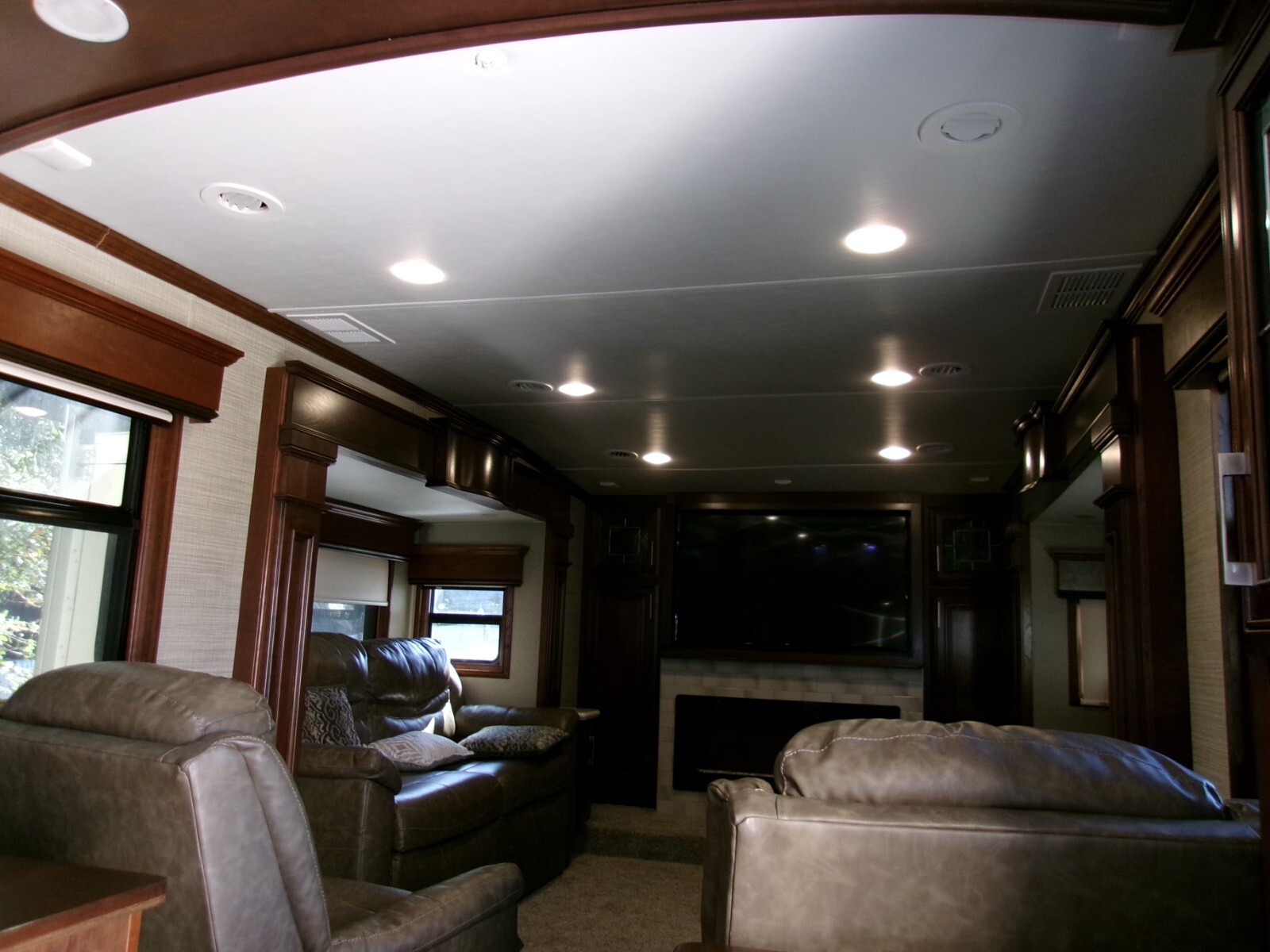 2018 DRV Luxury Suites Mobile Suites 44 NASHVILLE