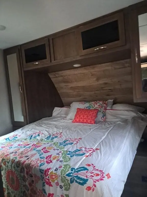 2018 Dutchmen Coleman Lantern Travel Trailer