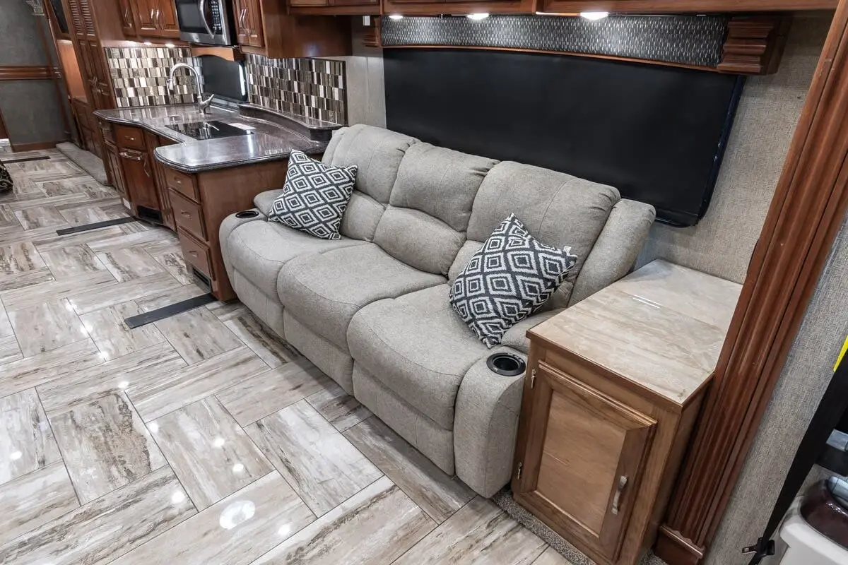 2018 Fleetwood Discovery LXE