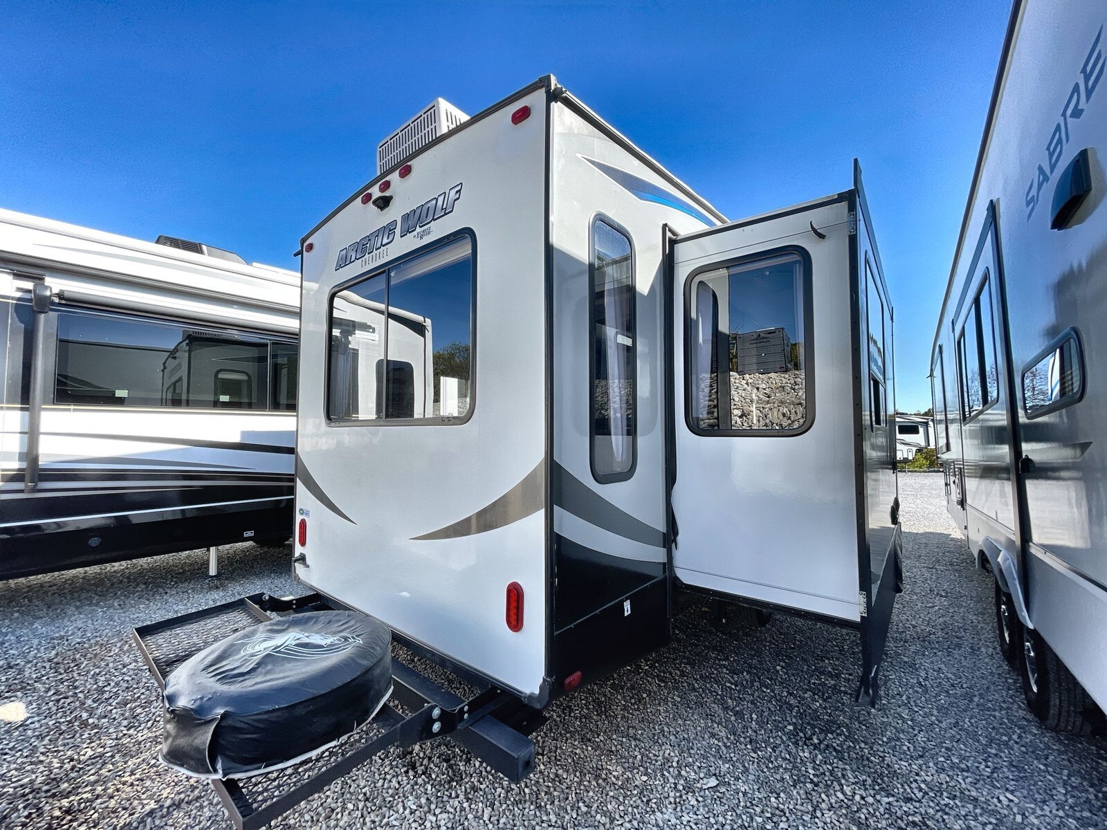 2018 Forest River Cherokee Arctic Wolf