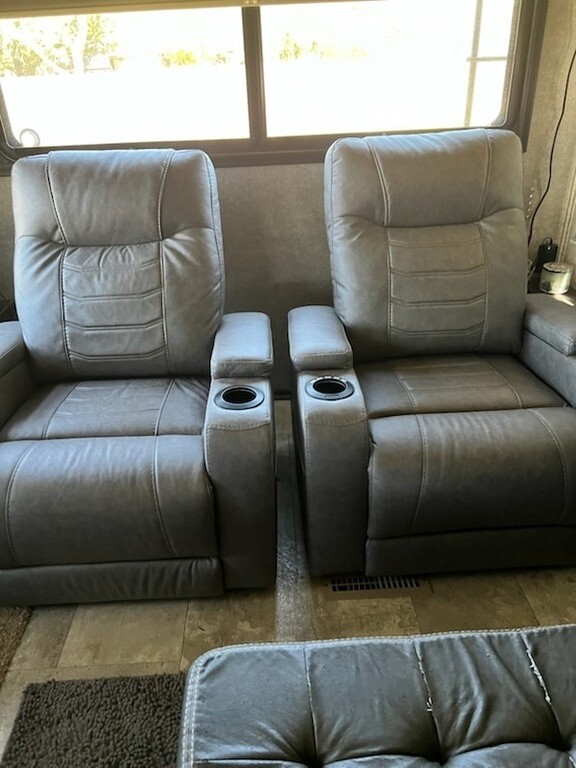 2018 Jayco North Point Fifth Wheel