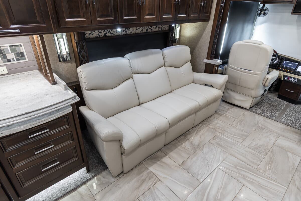 2018 Tiffin Motorhomes Allegro Bus