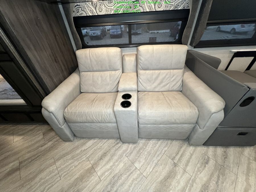 2019 Fleetwood Bounder Extended Living 36FP Toy Hauler