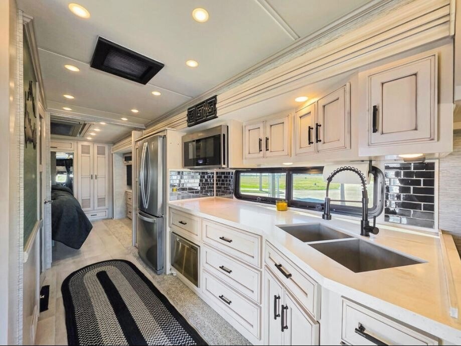 2021 Newmar Superstar Motorized Class C