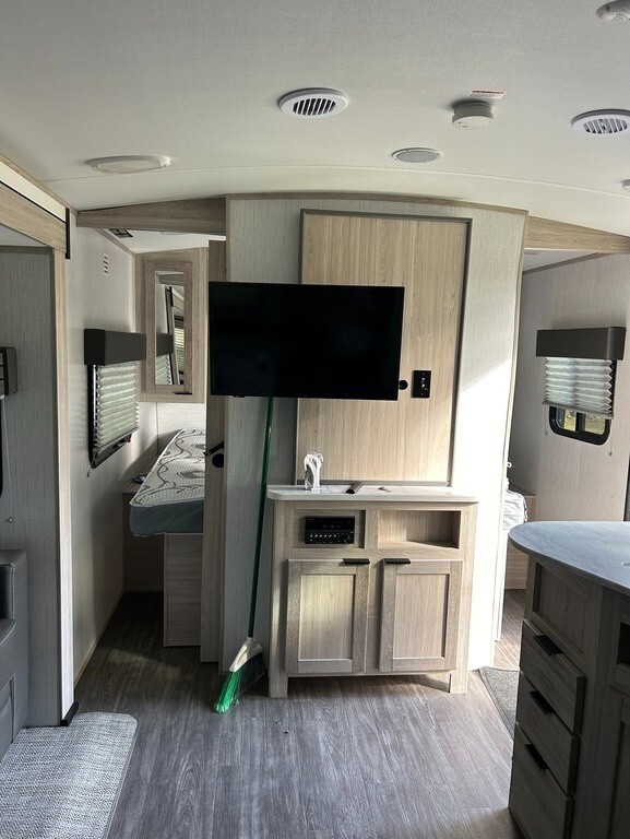 2022 Cruiser RV Shadow Cruiser Travel Trailer