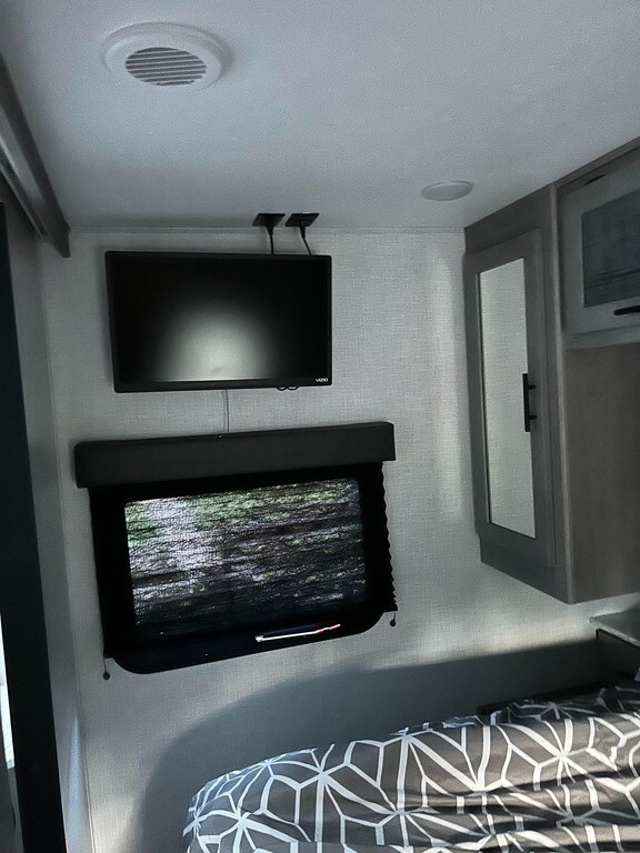 2022 Dutchmen Coleman Light Travel Trailer