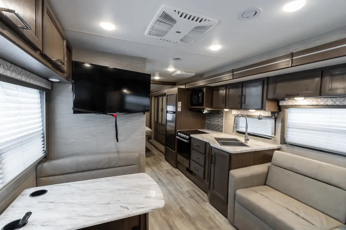 2022 Thor Motor Coach FREEDOM TRAVELER