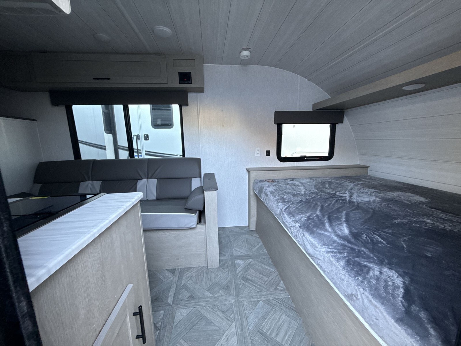 2023 Forest River Evo Select