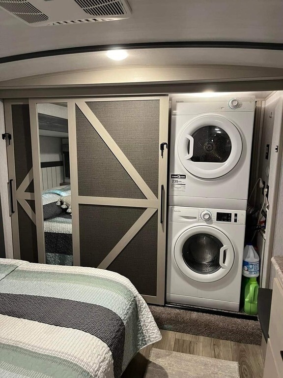 2023 Forest River Wildwood Heritage Glen Fifth Wheel