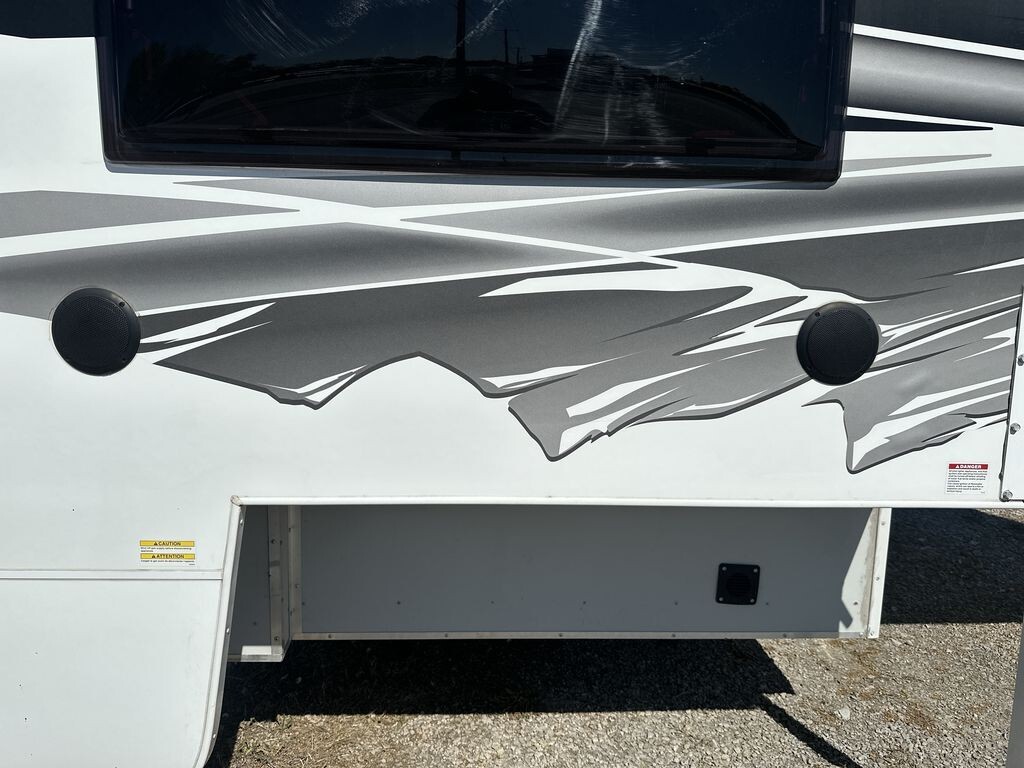 2023 Lance Lance Truck Camper