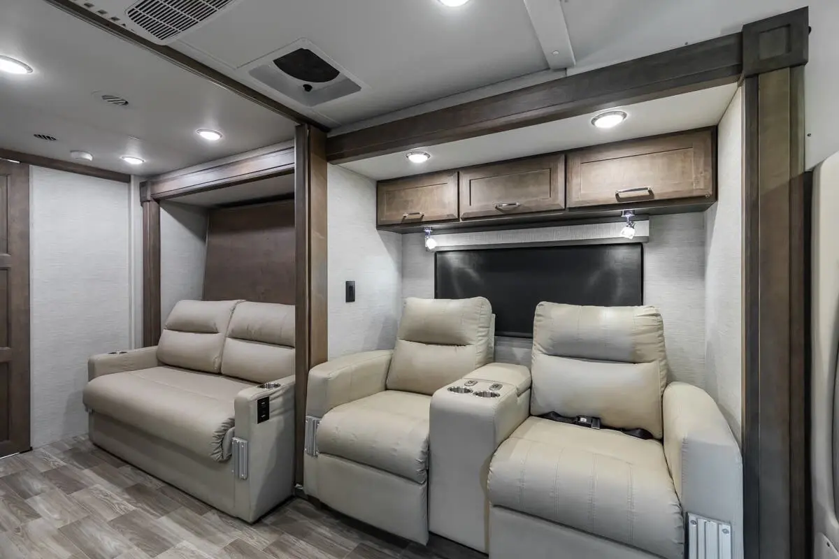 2023 Tiffin Motorhomes Wayfarer