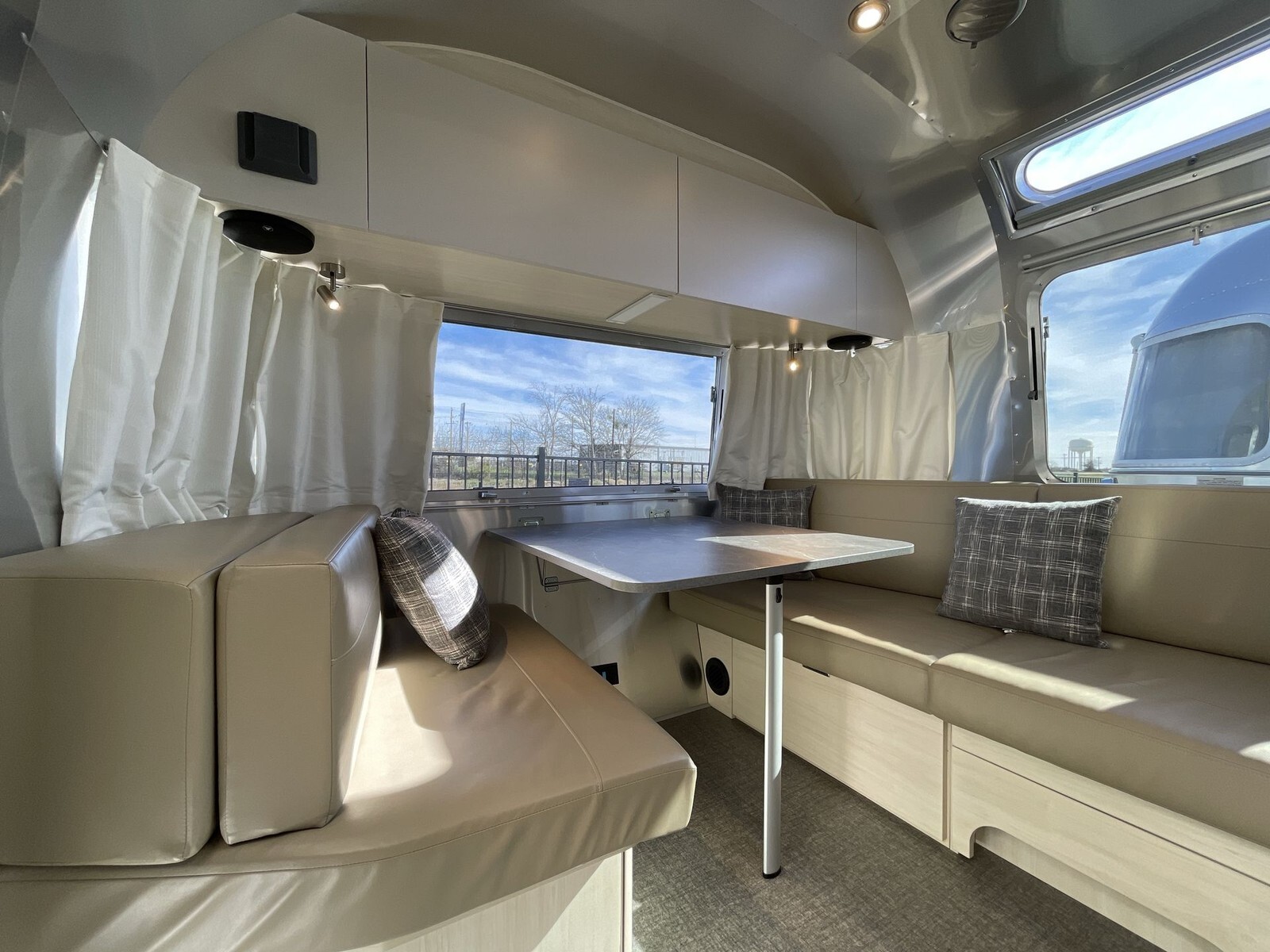 2024 Airstream Flying Cloud