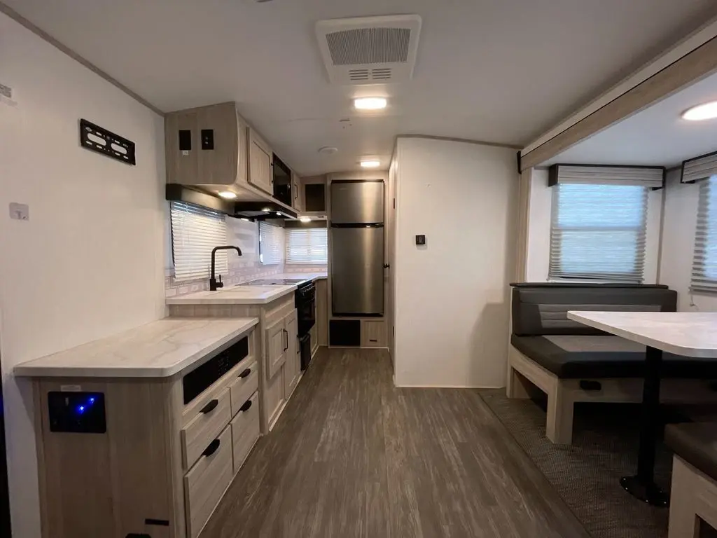 2024 Cruiser RV Shadow Cruiser