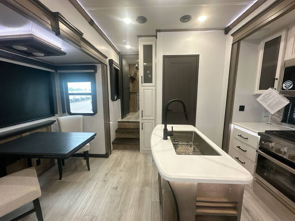 2024 Keystone Montana 3761FL