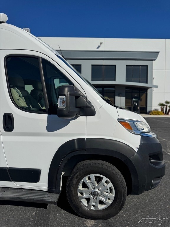 2024 Thor Motor Coach Sequence Motorized Class B