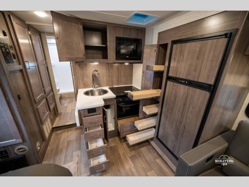 2024 Winnebago Minnie Winnie Motorized Class C