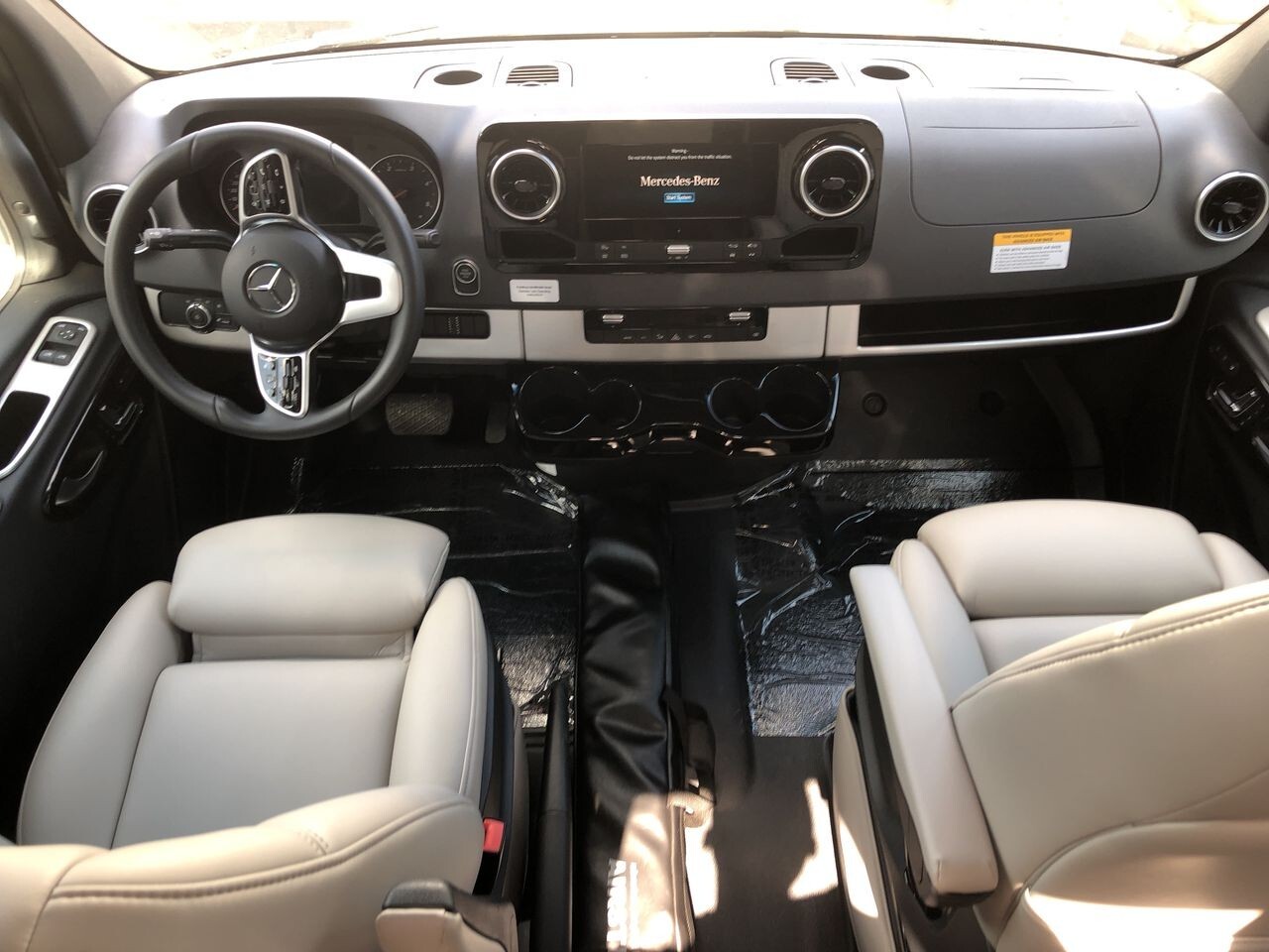 2025 Airstream Atlas