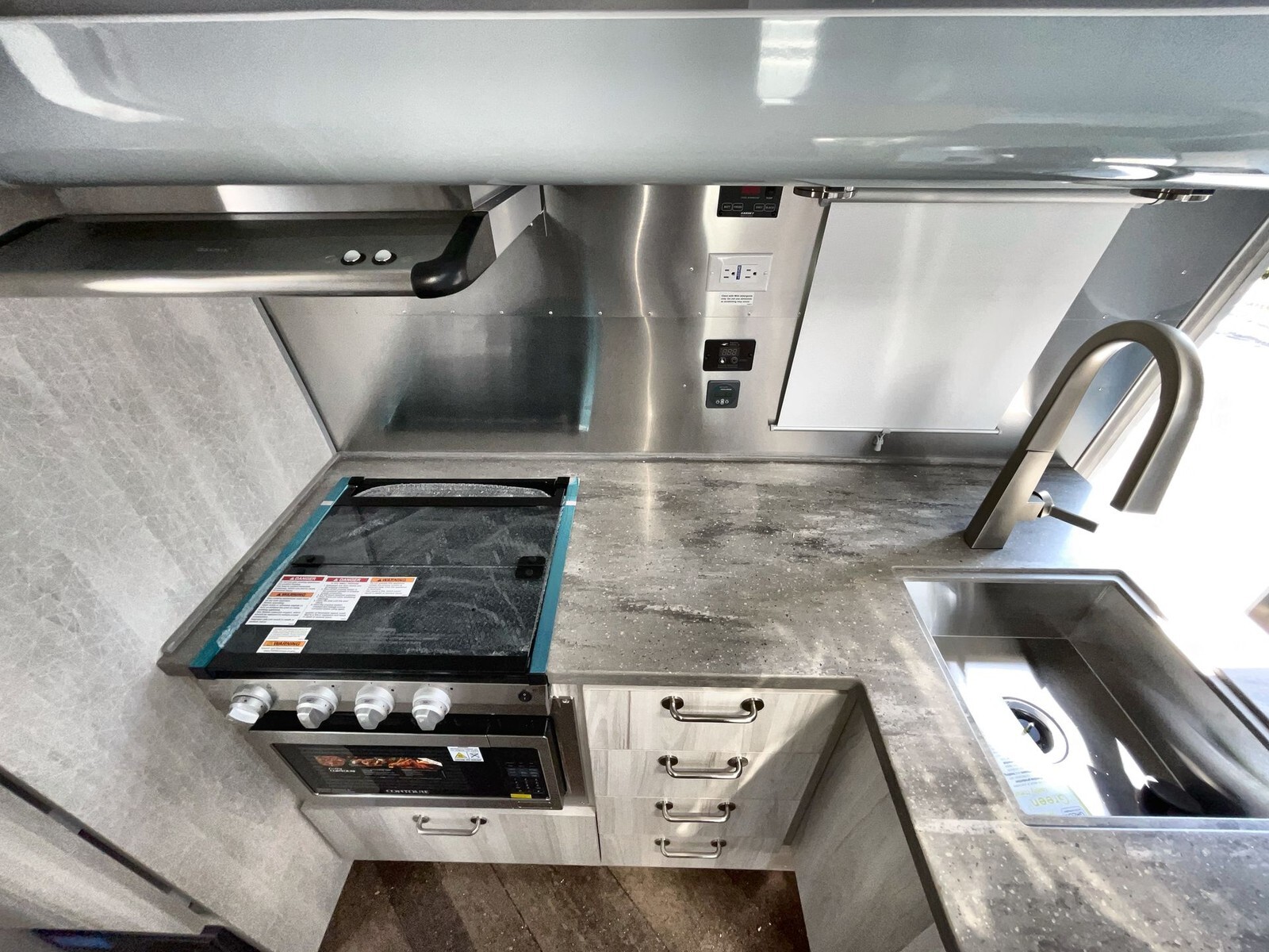 2025 Airstream International