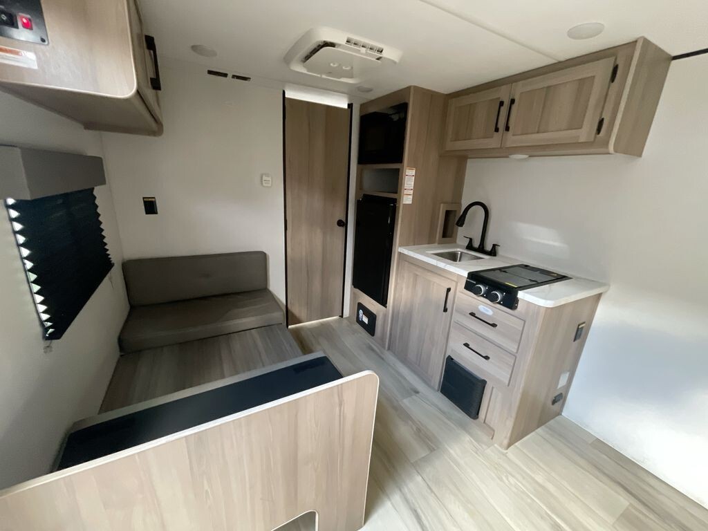 2025 Coleman COLEMAN LIGHT