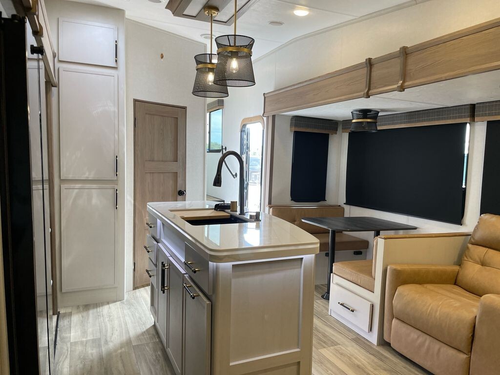 2025 Dutchmen ASTORIA