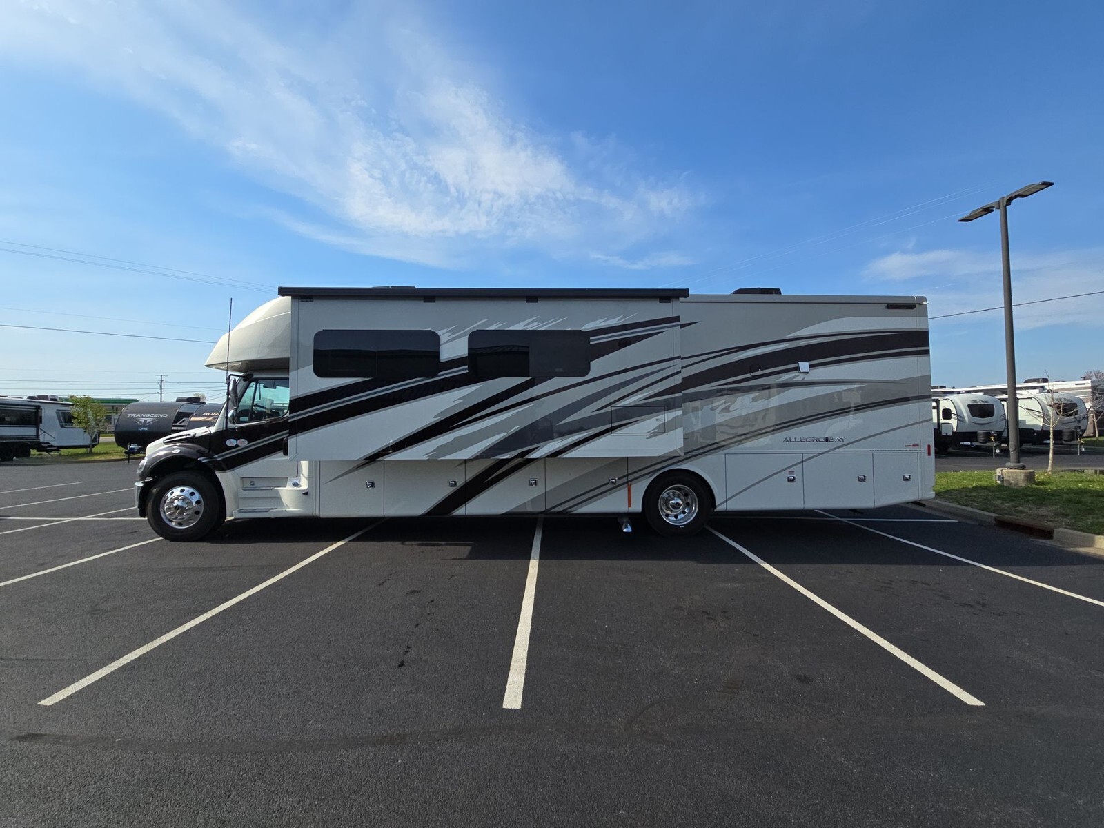 2025 Tiffin Motorhomes Allegro Bay