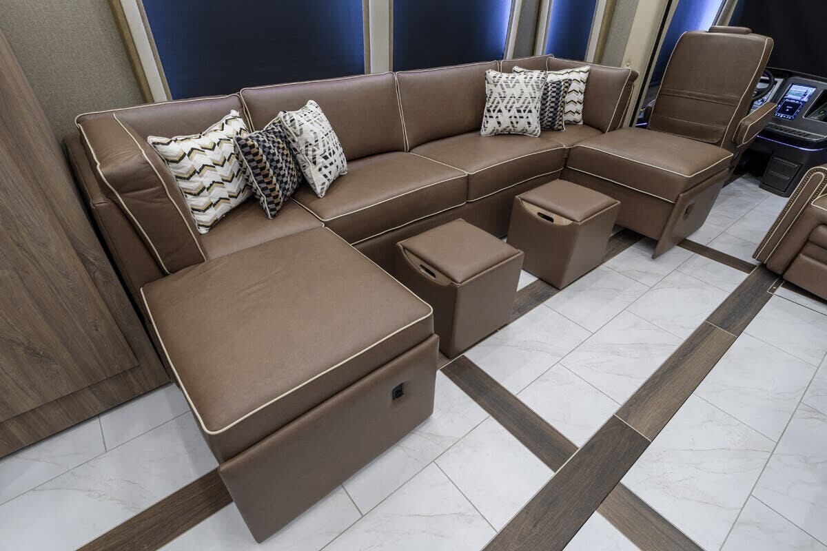 2026 Foretravel Realm FS605