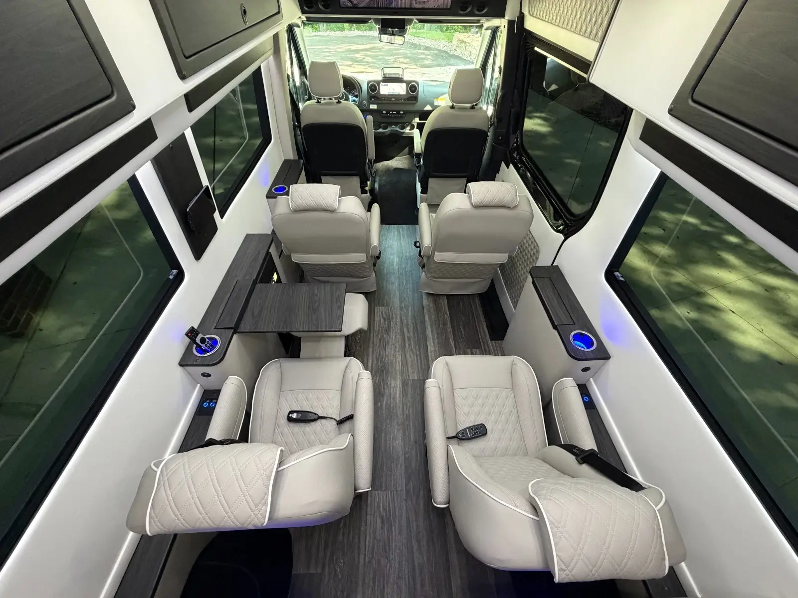 2026 Mercedes-Benz vDrive 10OB Luxury Transport