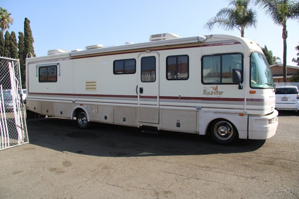 1995 Fleetwood Bounder RV Motorized Class A