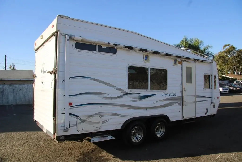 2006 Weekend Warrior Super Lite Travel Trailer Toy Hauler Toy Hauler - Travel Trailer