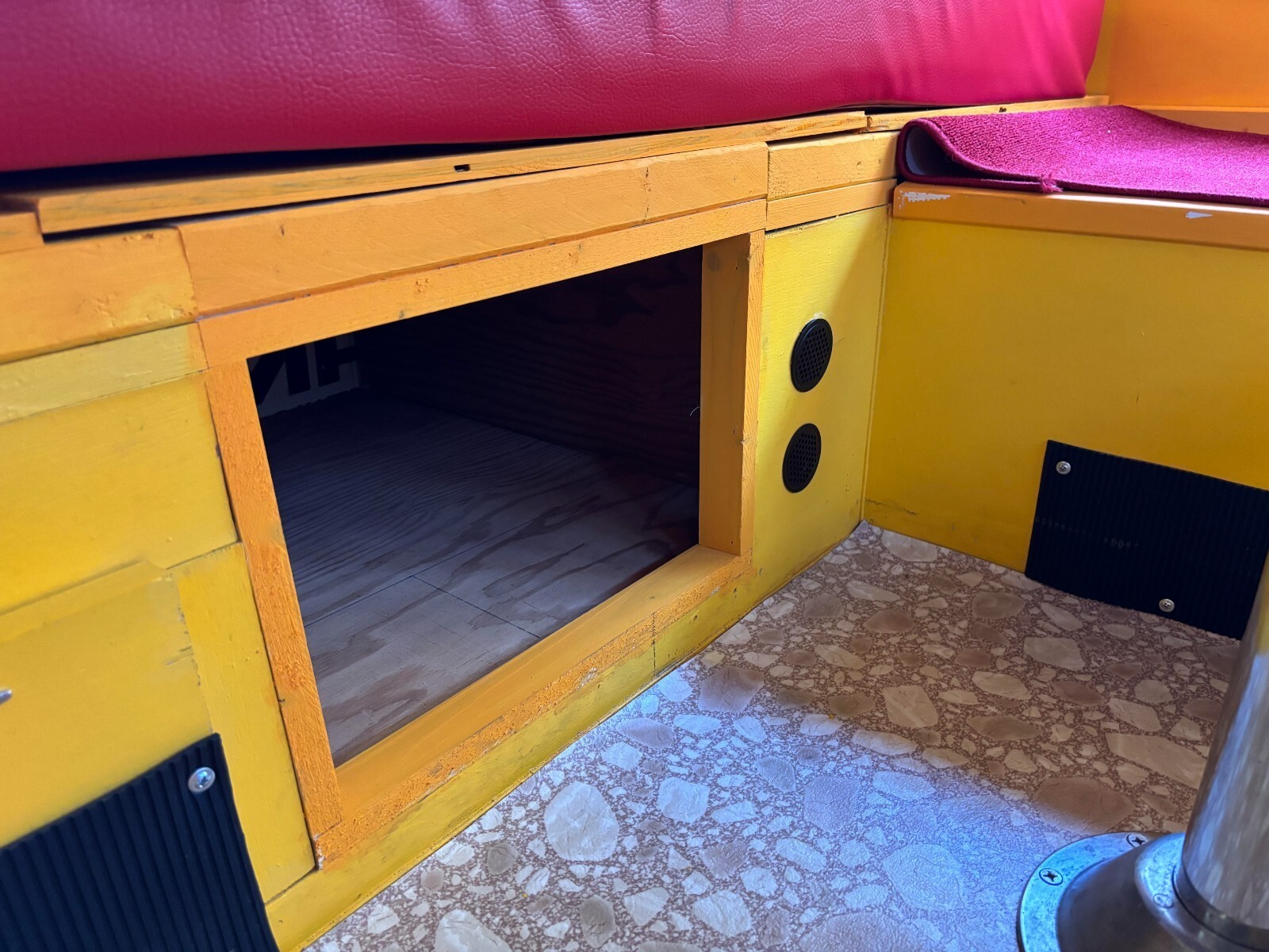 1969 Shasta LoFlyte, Front Kitchen Travel Trailer Camper