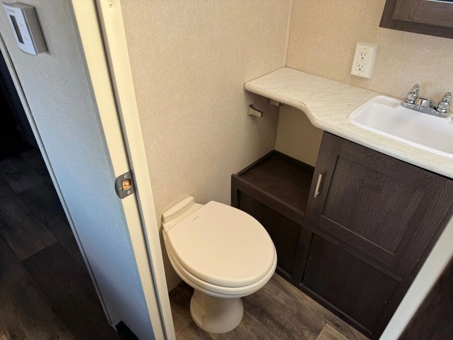 2019 Forest River 282 QBXL TT FOREST RIVER 282QBXL 1 SLIDE