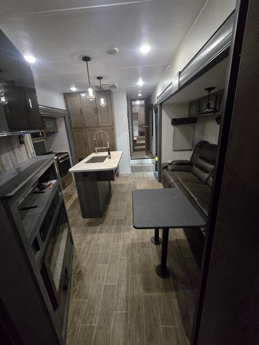 2020 White Forest River PUMA PALAMINO UNLEASHED TOY HAULER PTF 383DSS FIFTH WHEEL CAMPER