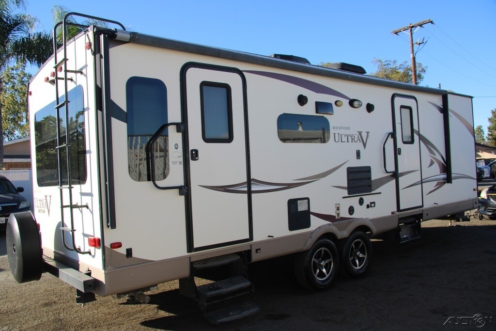 2018 Forest River Rockwood ultra V Travel Trailer Travel Trailer