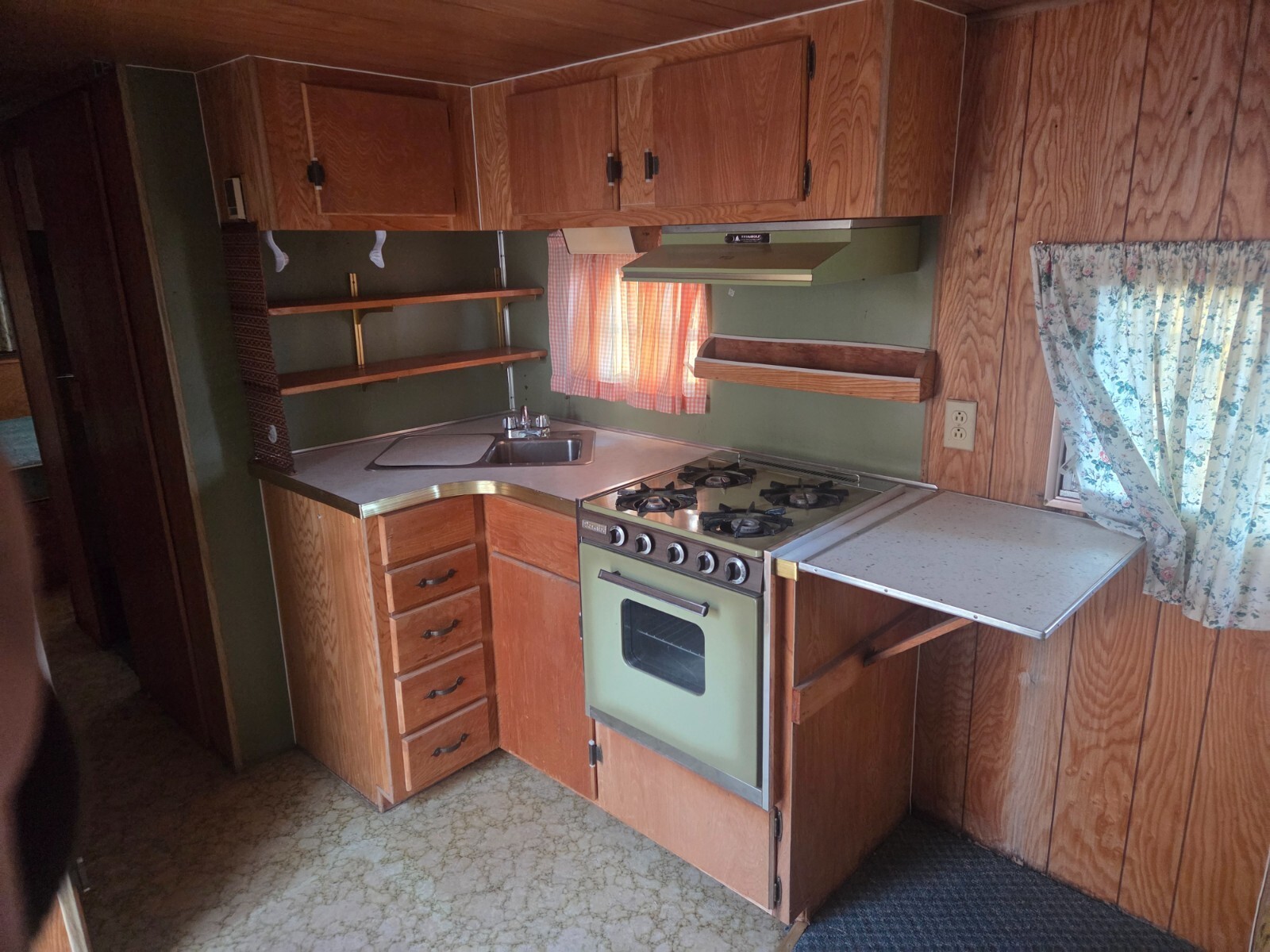 1971 RED DALE TRAVEL TRAILER