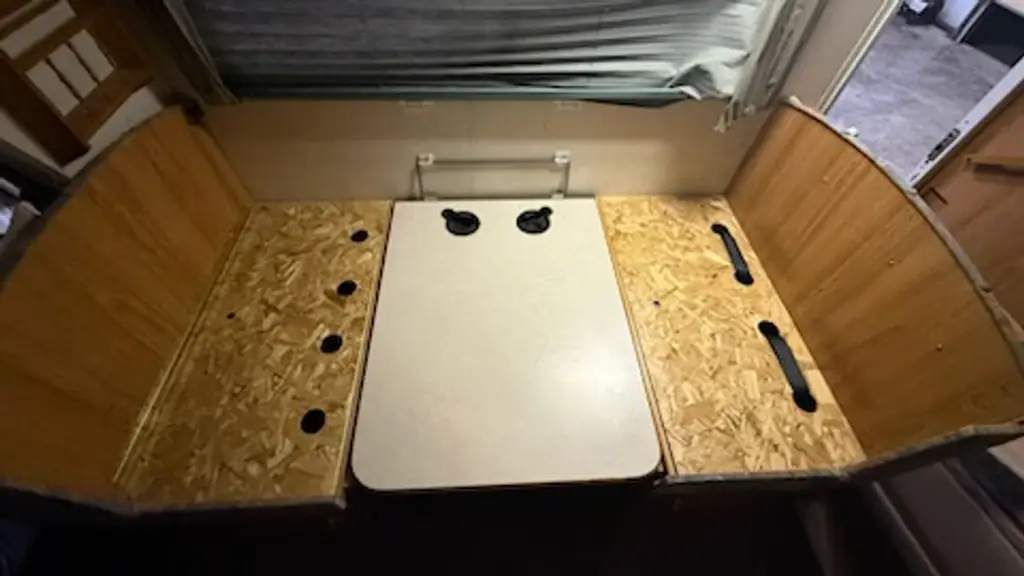 1999 Coachmen Leprechaun Class C Motorhome