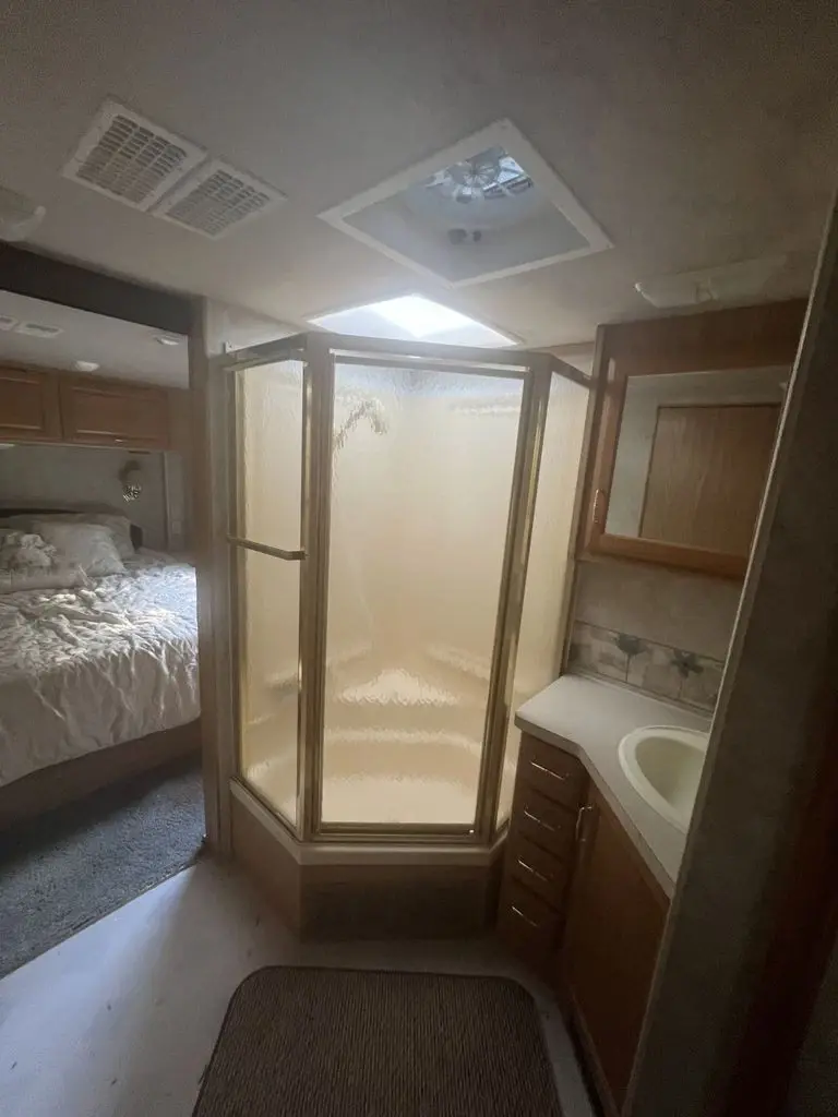 2000 Fleetwood Bounder Class A Motorhome