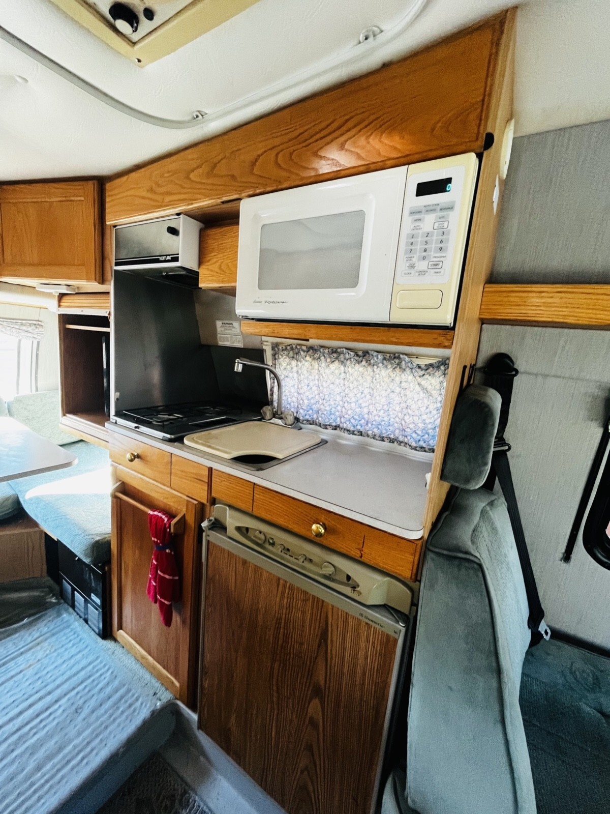 2001 Dodge Roadtrek Motorized Class B