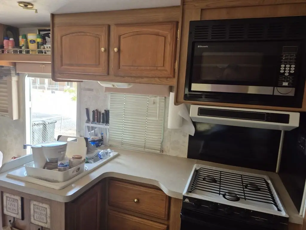 2002 Georgie Boy Landau Class A Motorhome