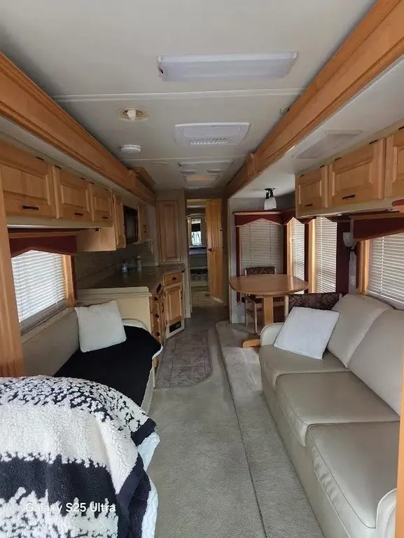2005 Beaver Santiam Motorized Class A