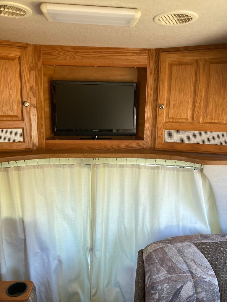 2005 Gulf Stream Conquest B Touring Cruiser Class C Motorhome