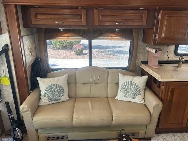 2005 National Tropical Motorized Class A