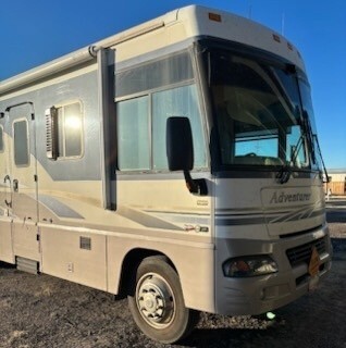 2005 Winnebago Adventurer Motorized Class A
