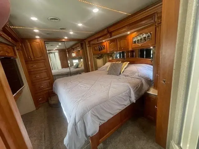 2006 Newmar Essex Motorized Class A