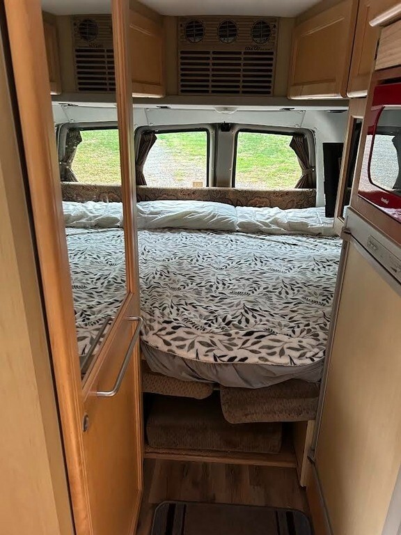 2006 Roadtrek Popular Motorized Class B