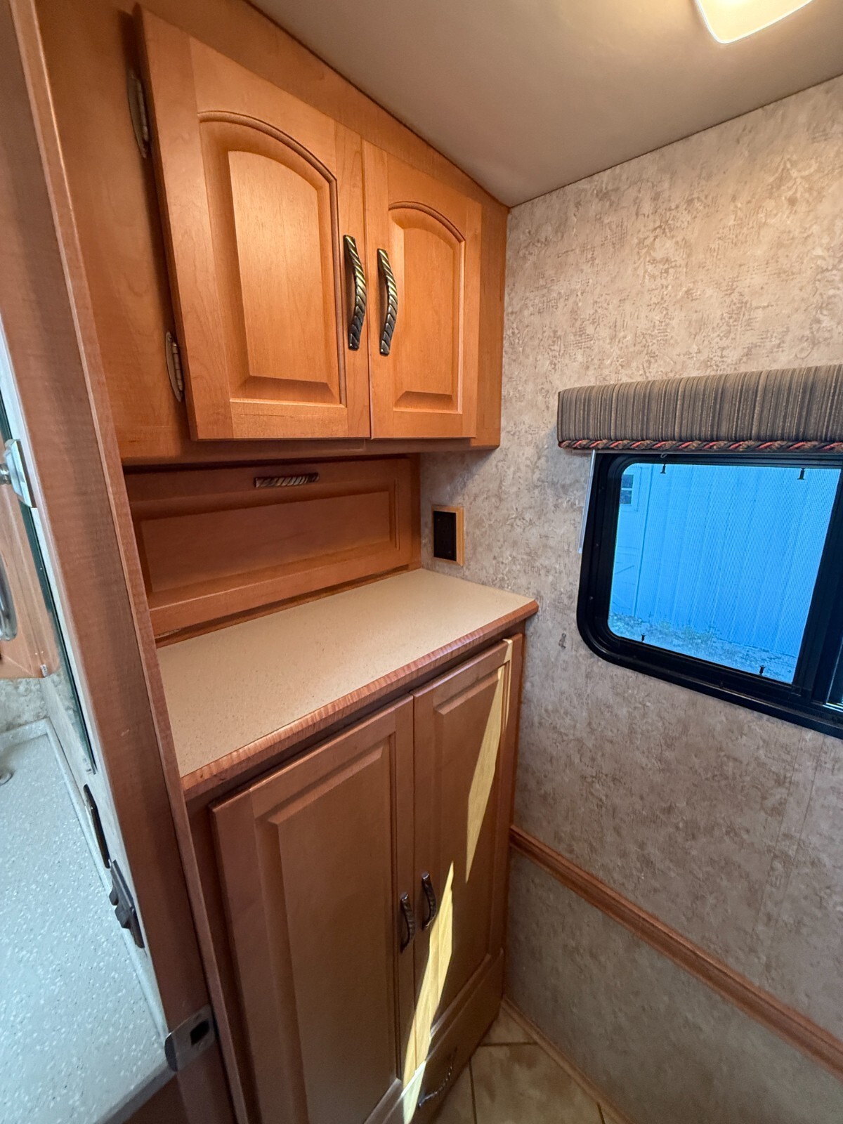 2006 Winnebago Meridian IKP-36SG
